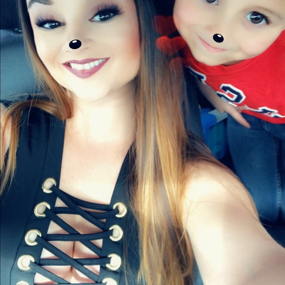 Meet Poshmark Ambassador, Chelsea! - Picture 9 of 10